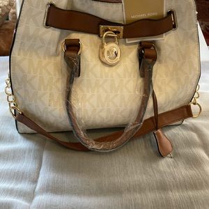 New Michael kors purse